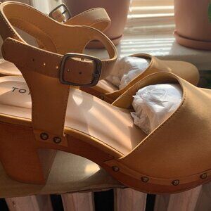 Torrid clogs